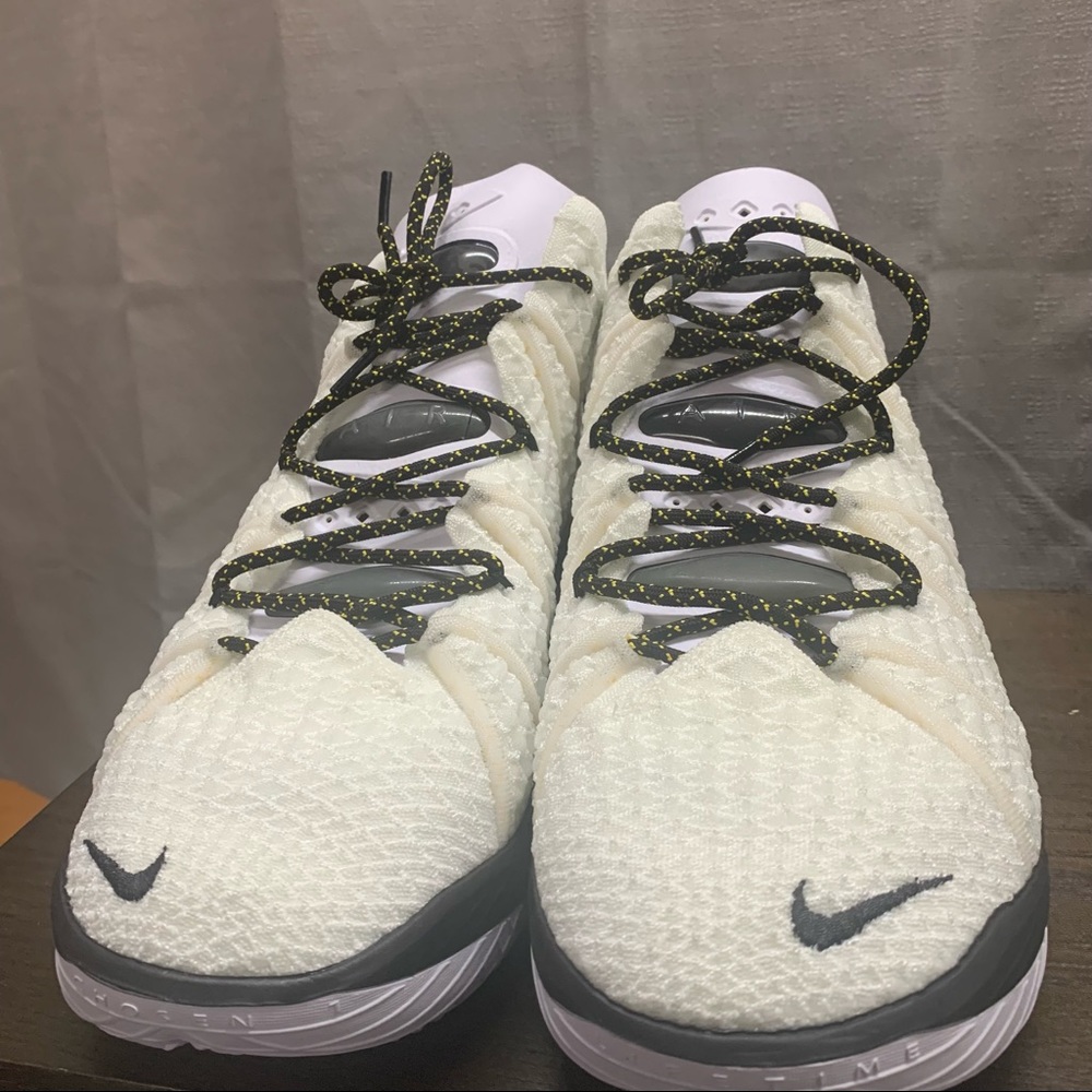 Lebron 18 Home